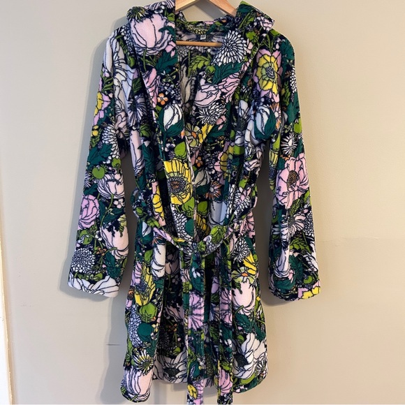 Vera Bradley Other - Vera Bradley Plush "Bloom Boom" Hooded Robe